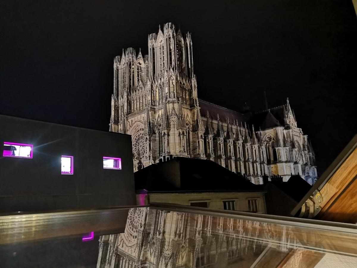 Logement Cosy Renove Au Pied De La Cathedrale Avec Climatisation Reims Bagian luar foto